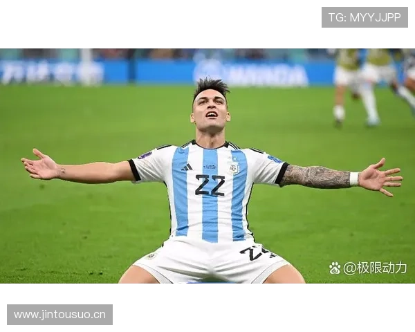 阿尔瓦雷斯与劳塔罗:国家队首发前锋的战术角色与进攻效率对比 阿尔瓦雷斯与劳塔罗:国家队首发前锋的战术角色与进攻效率对比