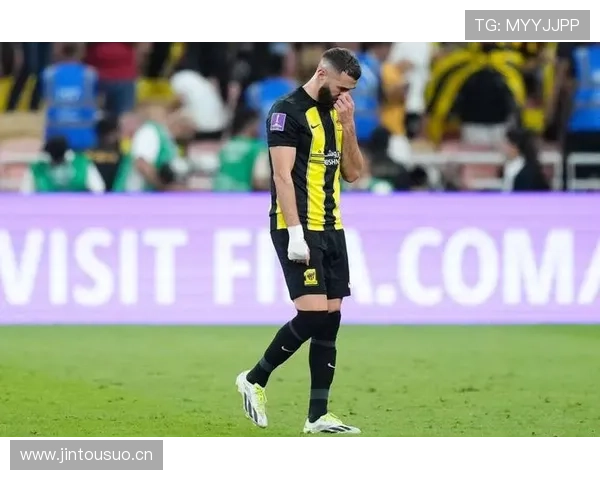 吉鲁与本泽马：终结方式分化，单点支点vs体系渗透