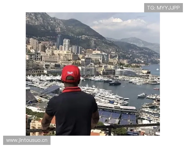 梅威瑟随手一笑就像在炫富，那只表能买我三套房